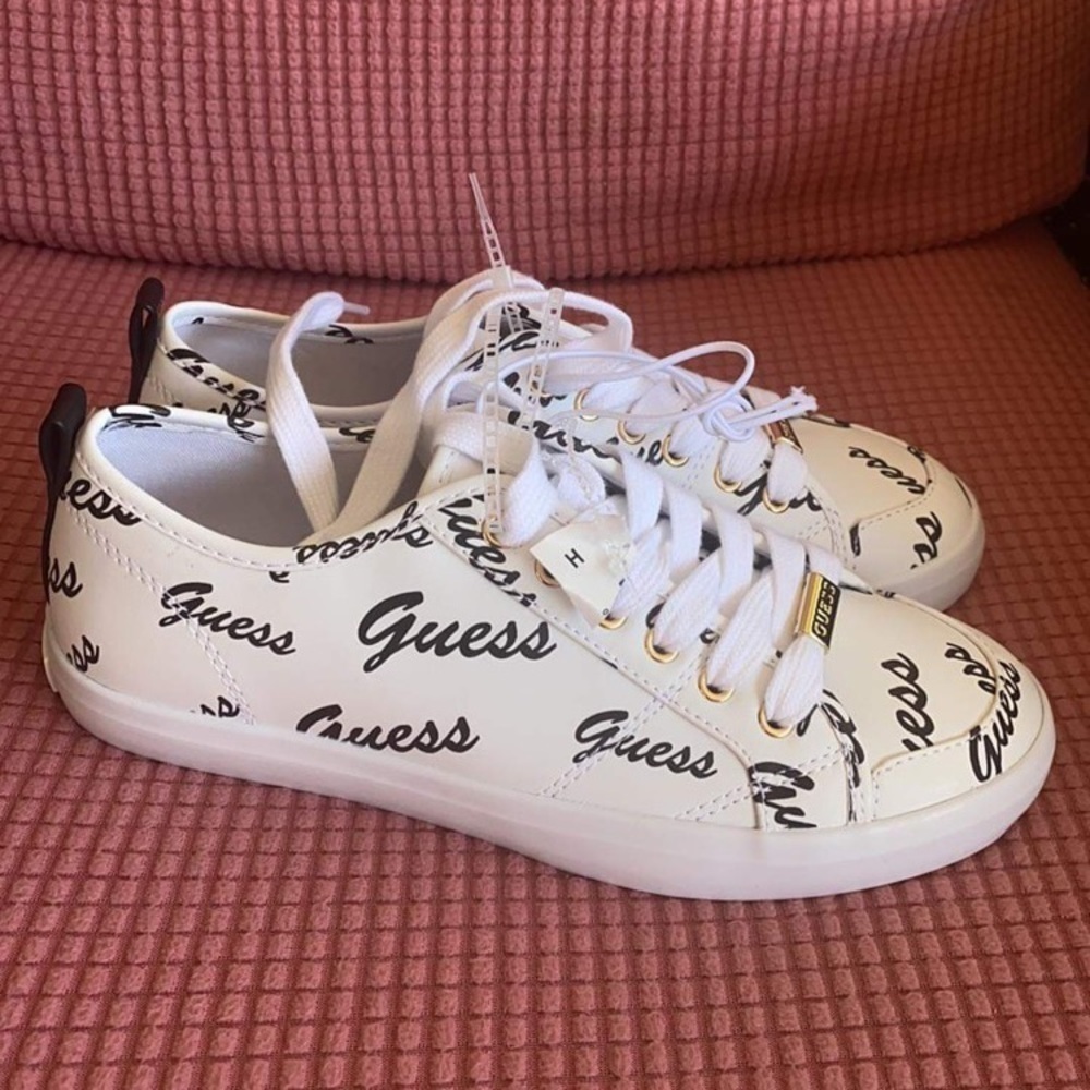 New GUESS Logo Women's Shoes